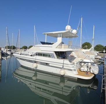 Mochi Craft 46 Harttop - BluYachting — foto 1 van 12