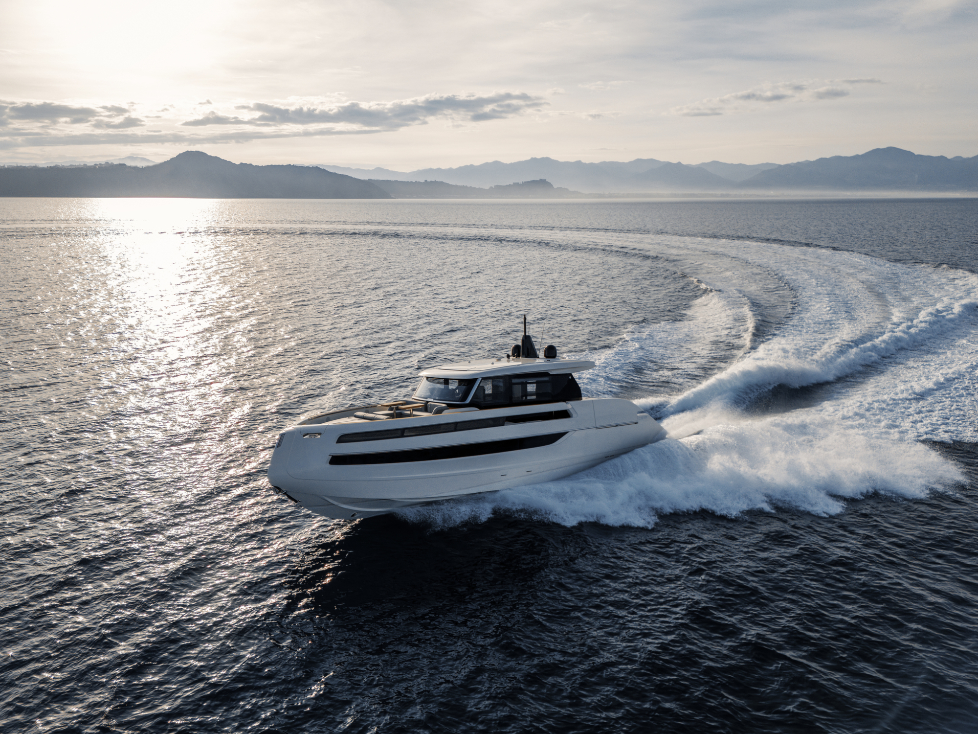 Invictus yachts Invictus ST550 met 2x 950 pk Volvo IPS direct leverbaar — foto 18 van 28