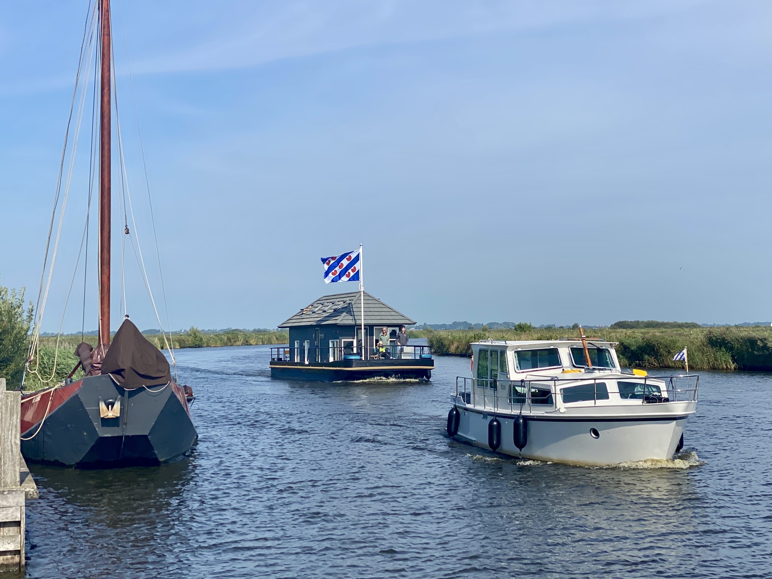 Prins HomeShip 1350 | VaarHuis | Houseboat | Flark | Varende Huisboot — foto 2 van 47