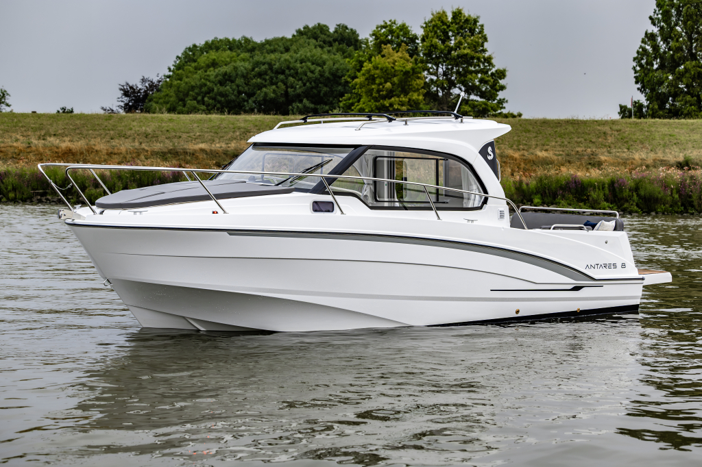 Beneteau Antares 8 | 250PK Honda | Weekender — foto 3 van 22