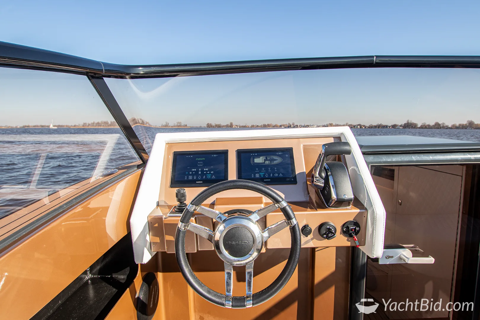 Proton Yachts — foto 2 van 8