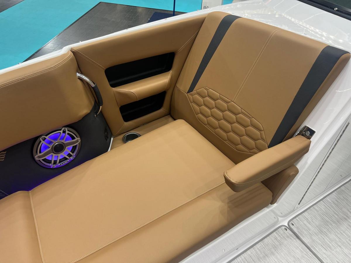 Four Winns H9 Bowrider — foto 8 van 33