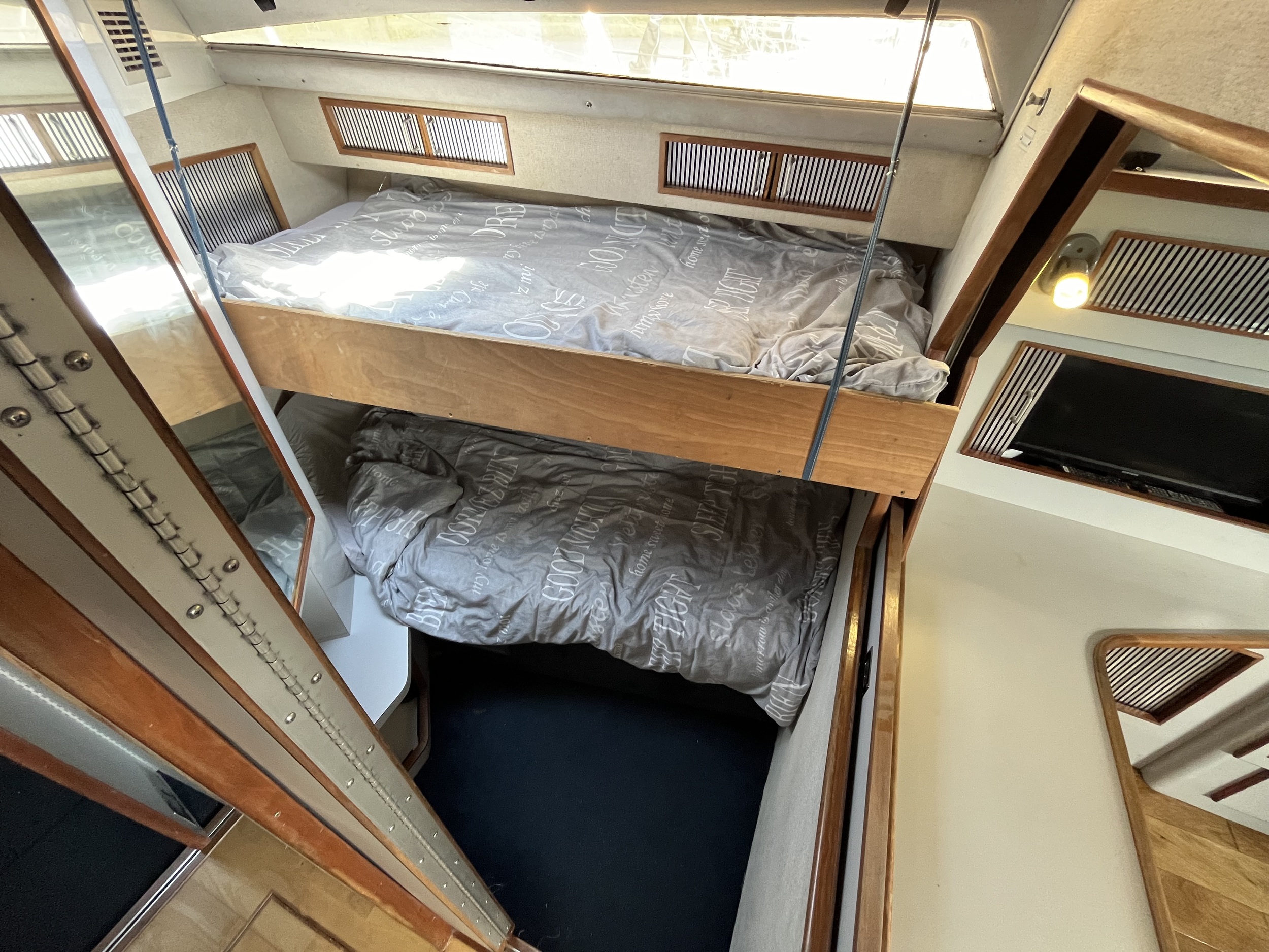 Sea Ray 390 Express Cruiser — foto 27 van 43