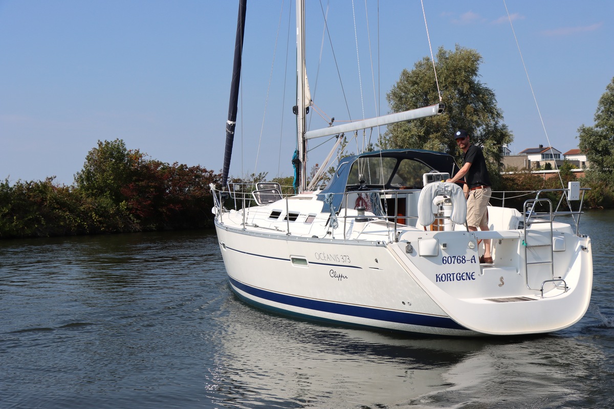 BENETEAU OCEANIS CLIPPER 373 — foto 45 van 48