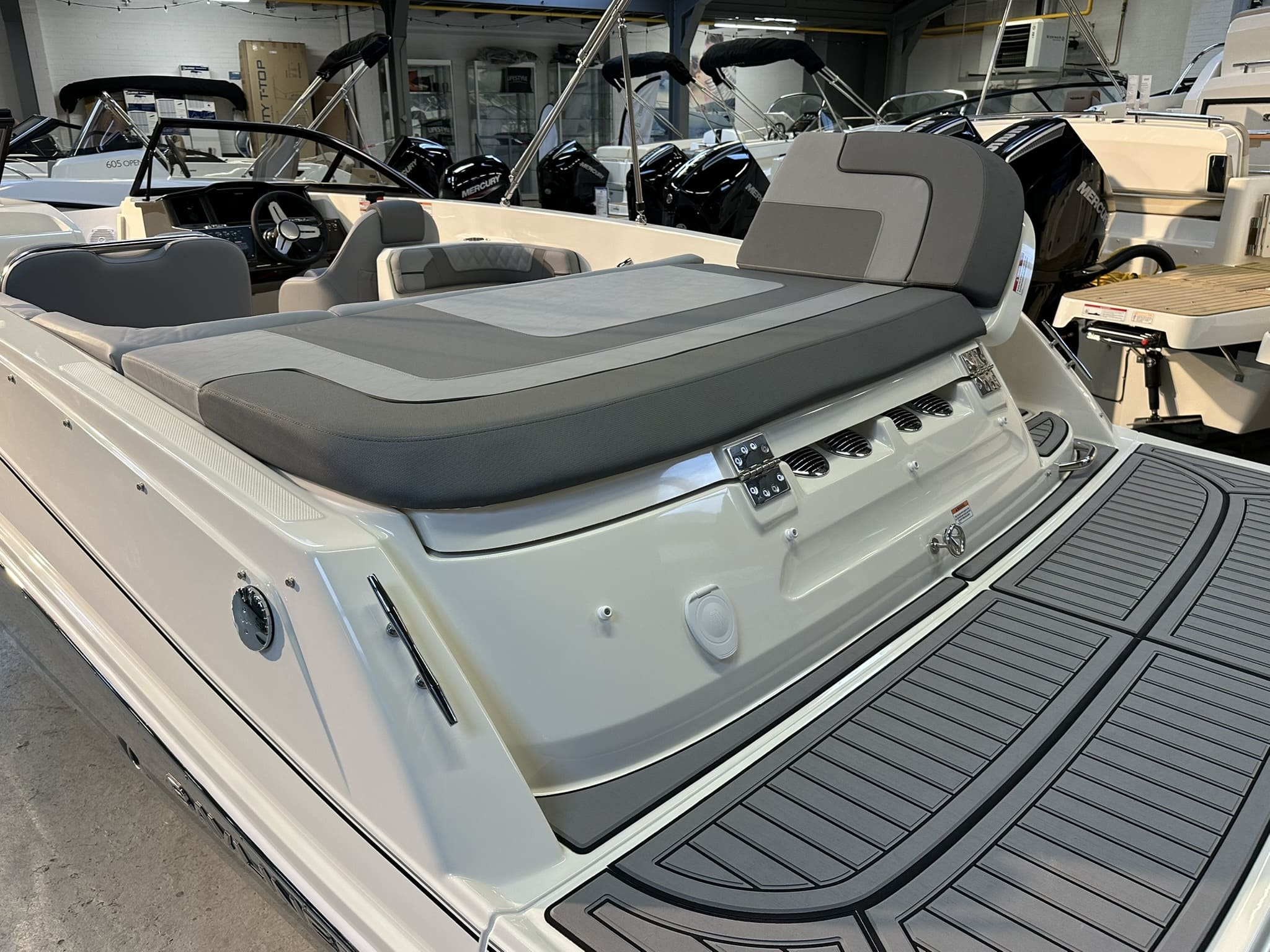 Bayliner VR6 Bowrider — foto 4 van 29