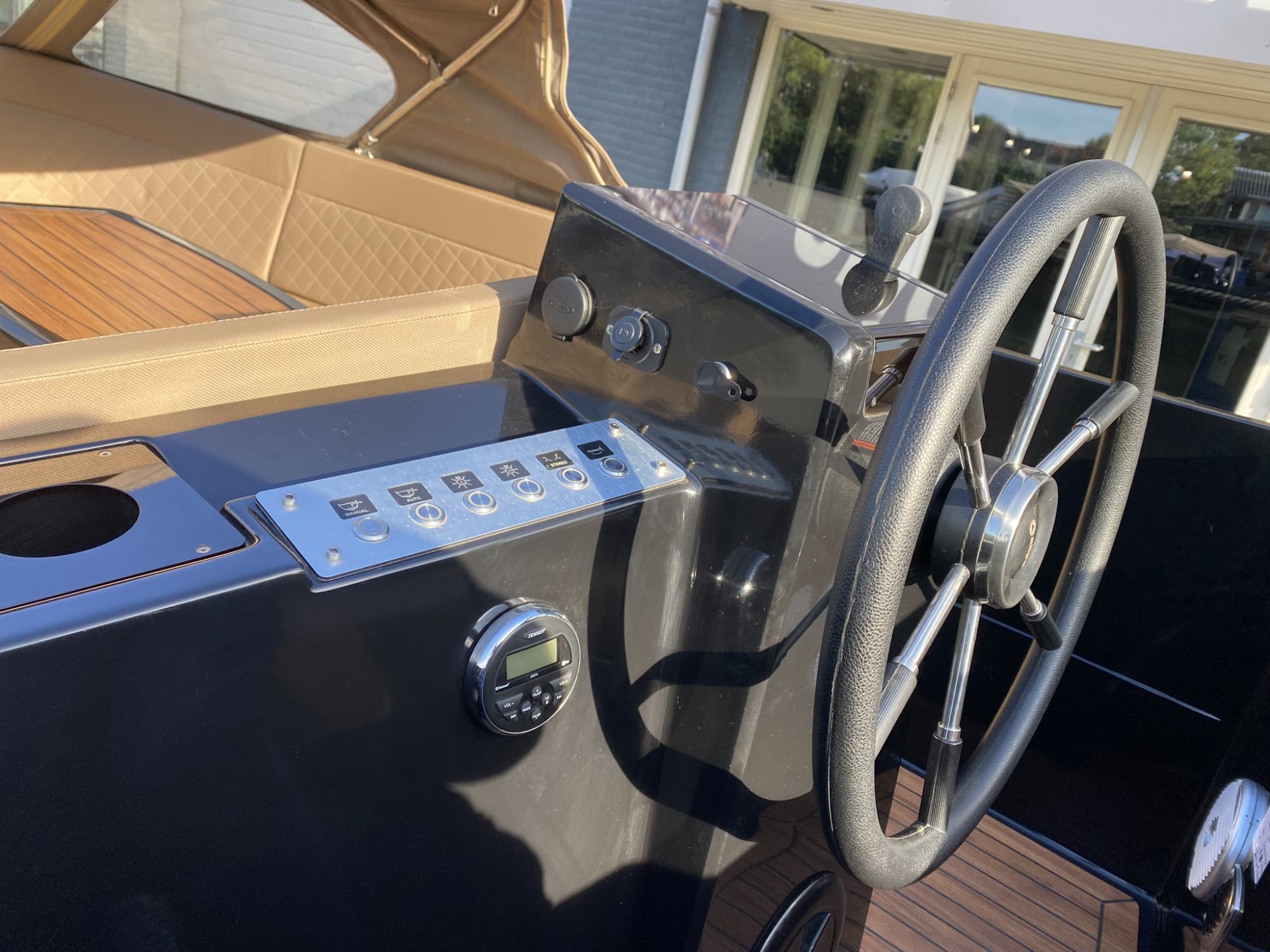 Corsiva 595 met Mercury 25 pk - bouwjaar 2024 — foto 9 van 12