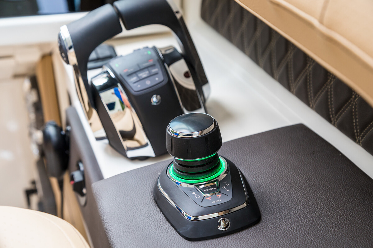 Sea Ray SLX 310 Outboard — foto 20 van 29
