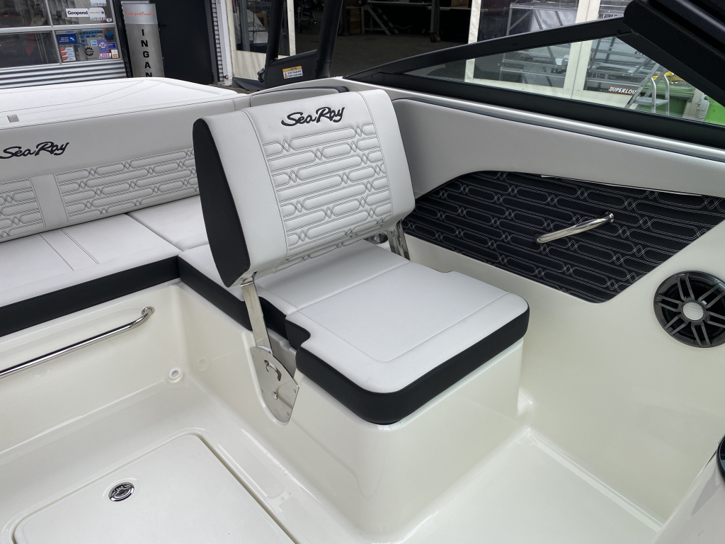 Sea Ray SPX 190  — foto 37 van 40