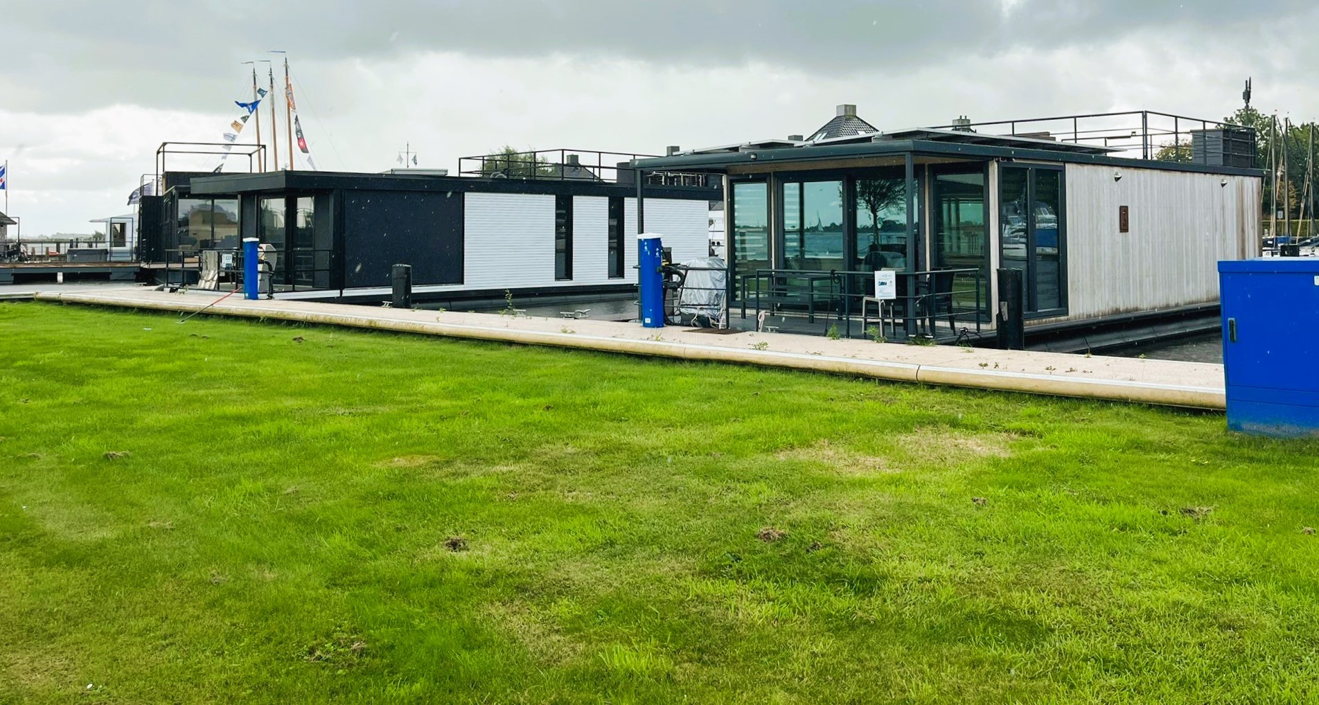 Koopligplaats Sneekermeer Met Apart Te Koop Houseboat 1460 X 500 - Foto 1