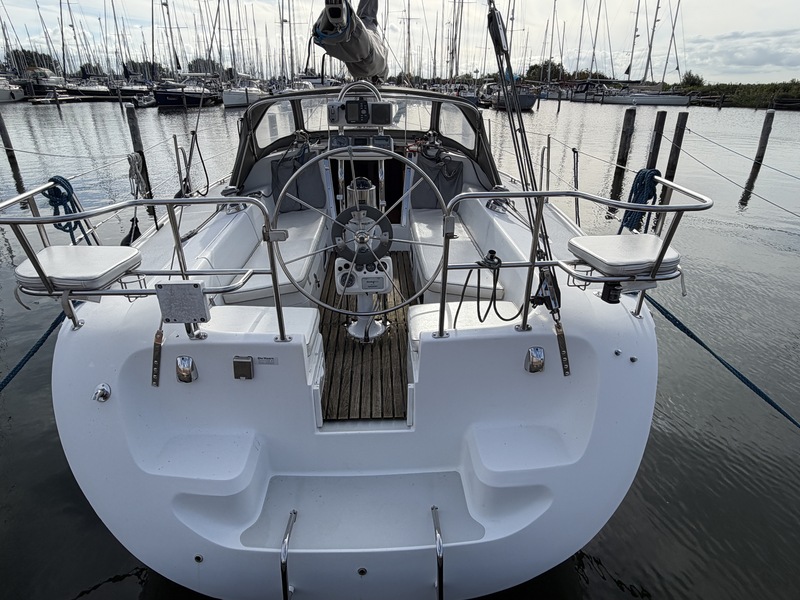 Catalina 320 — foto 17 van 43