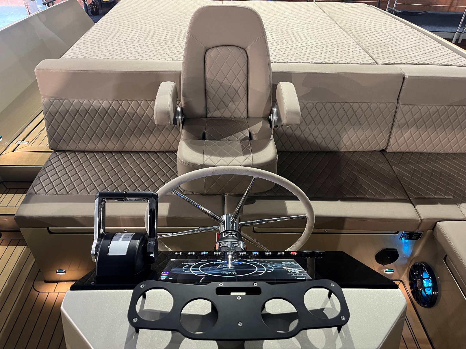 Maxima Boats 35 met 2x Honda 250 pk op voorraad! — foto 25 van 30