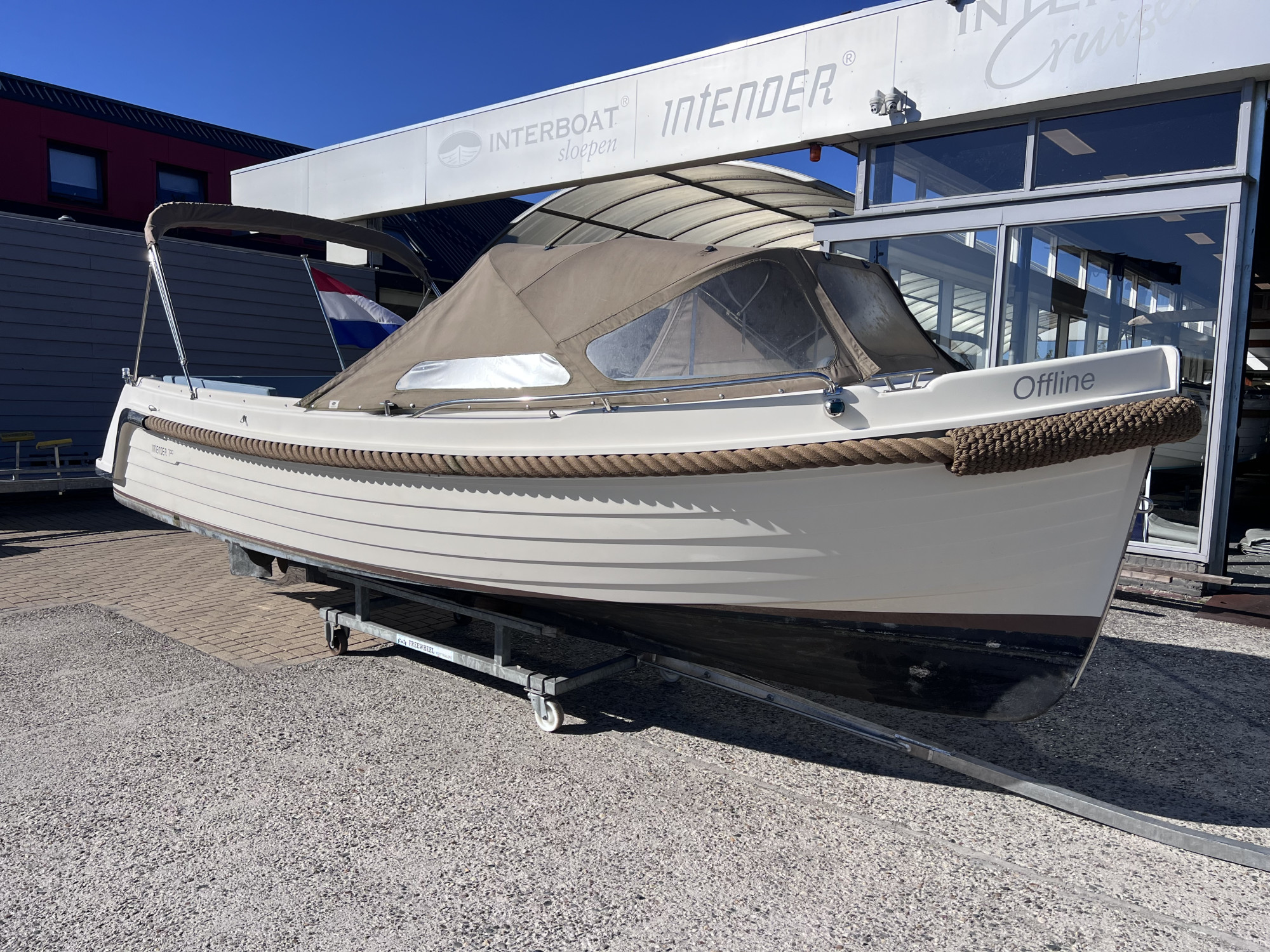 Intender 700 33 pk 2016 — foto 2 van 9