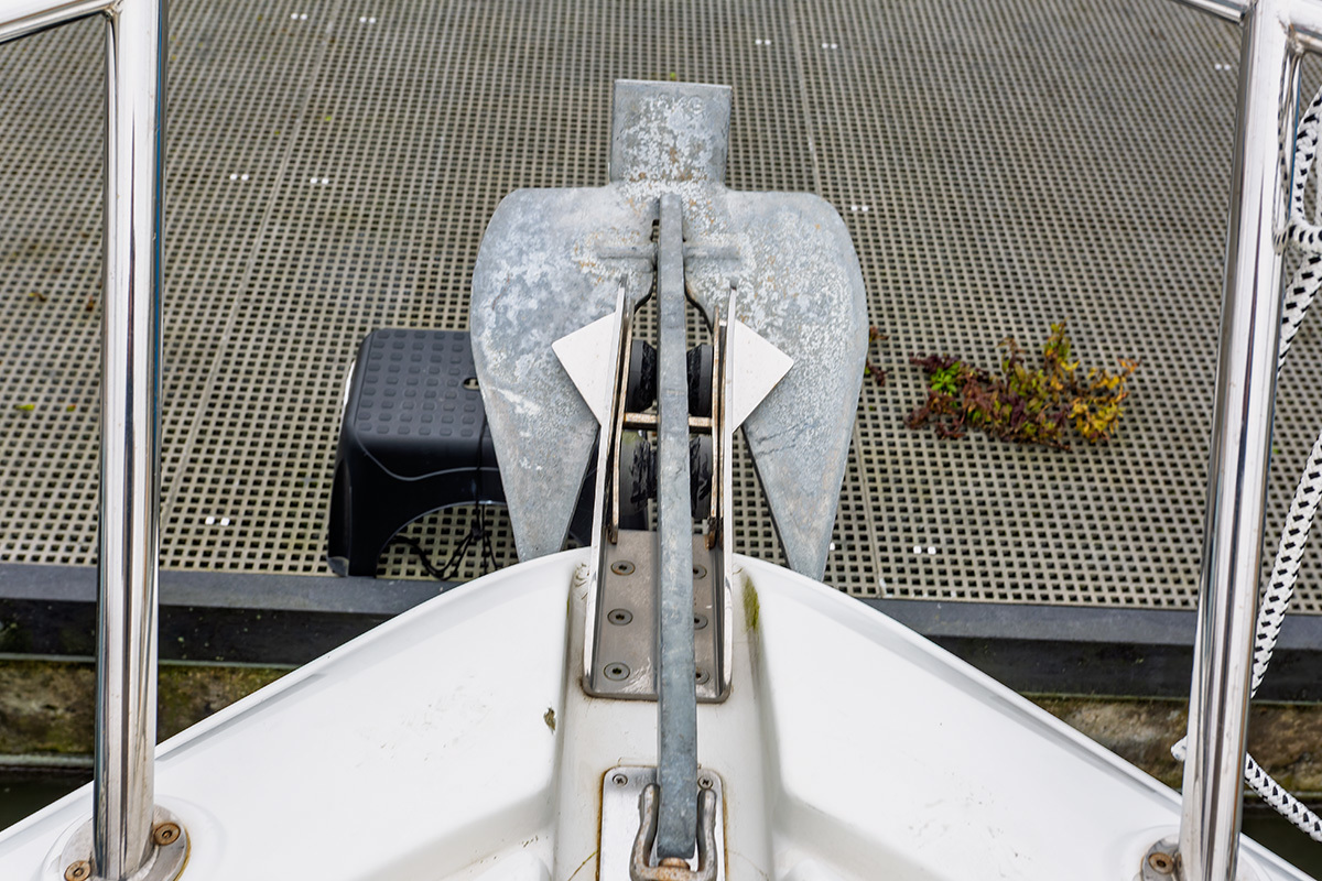 Goed onderhouden sportieve motorboot — foto 30 van 55