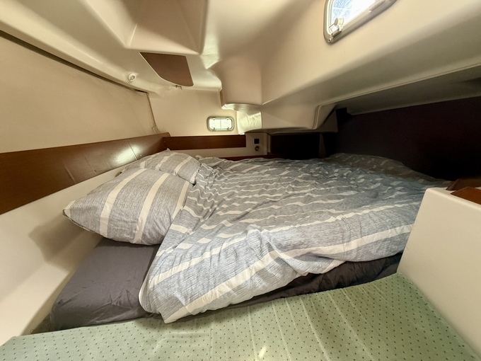 Beneteau Oceanis 321 — foto 5 van 12