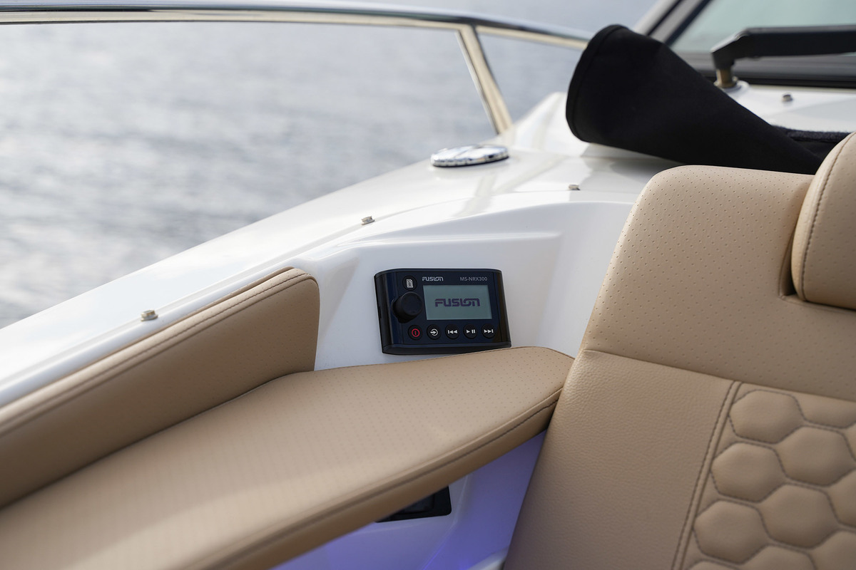 Sea Ray Sundancer 320 — foto 23 van 80