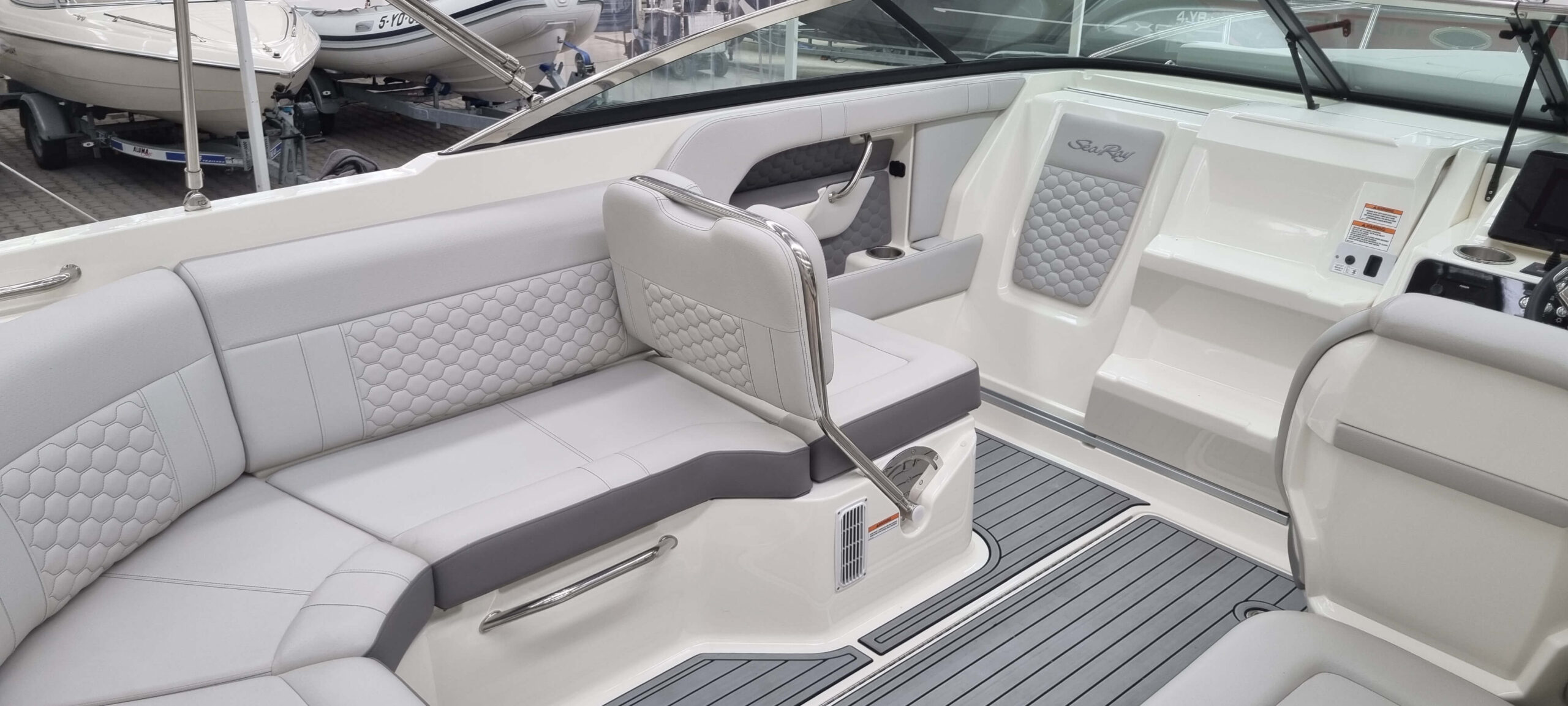 Sea Ray Sun Sport 250 — foto 5 van 11