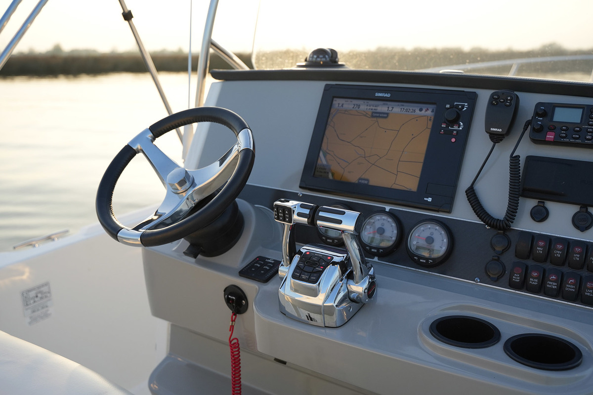 Boston Whaler 270 Dauntless — foto 23 van 37