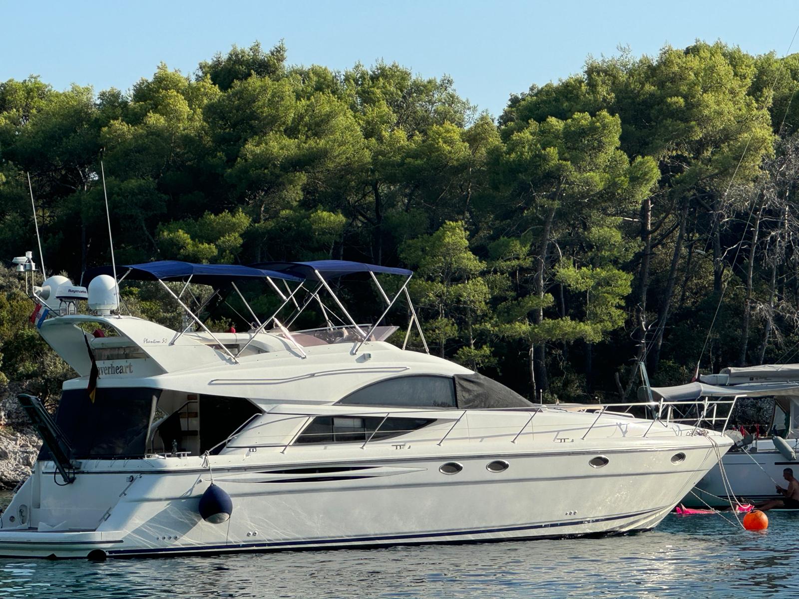 Fairline 50 Phantom — foto 1 van 12