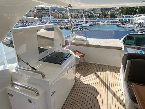 Elegance 68 Hardtop - MIO MAR - BluYachting — foto 10 van 12