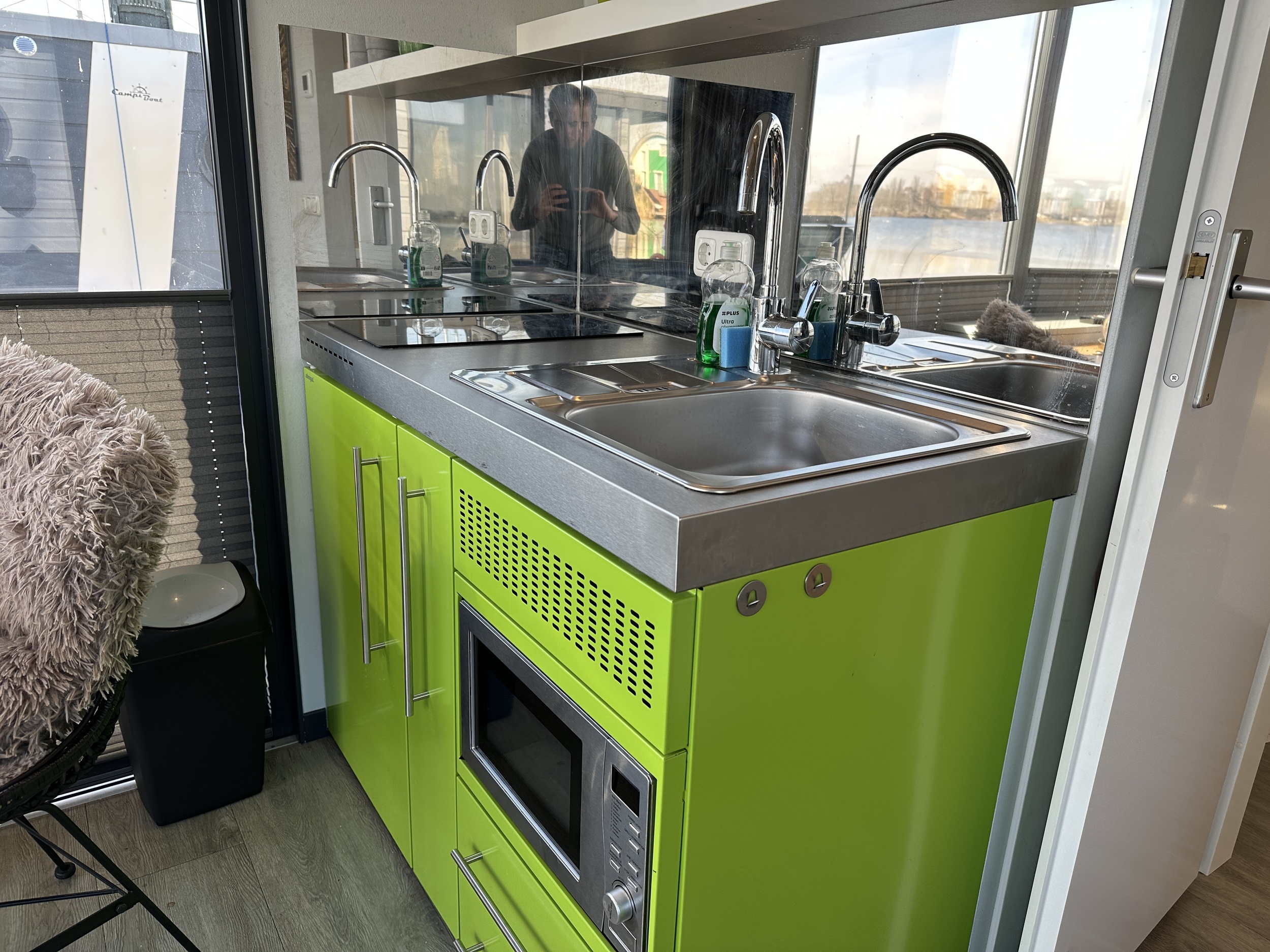 Gielissen Marin Home 32 Tiny Houseboat — foto 17 van 43