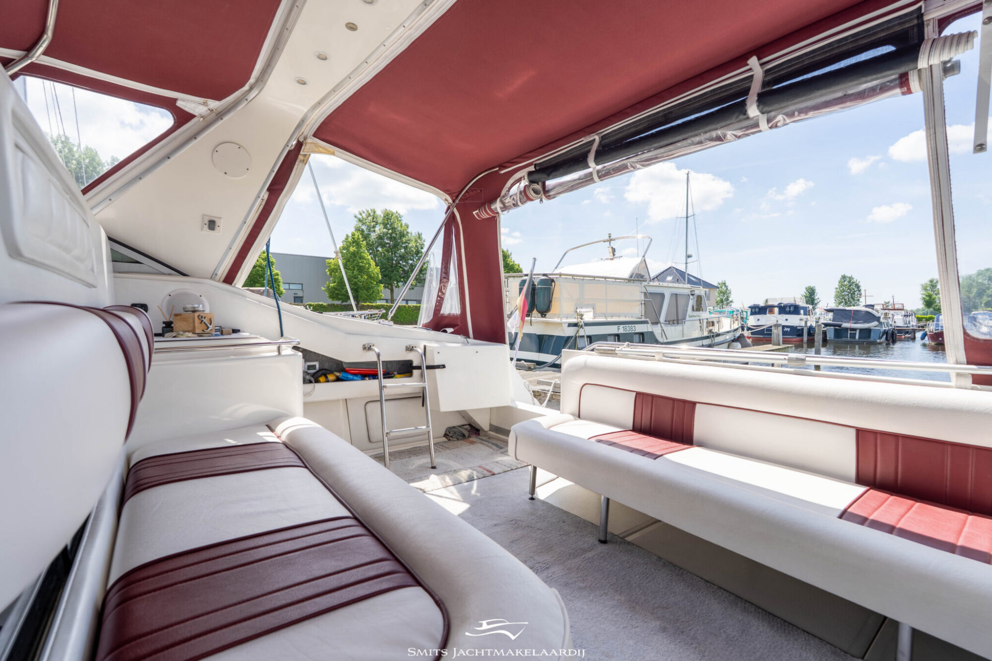 Sea Ray 370 Express Cruiser — foto 34 van 59