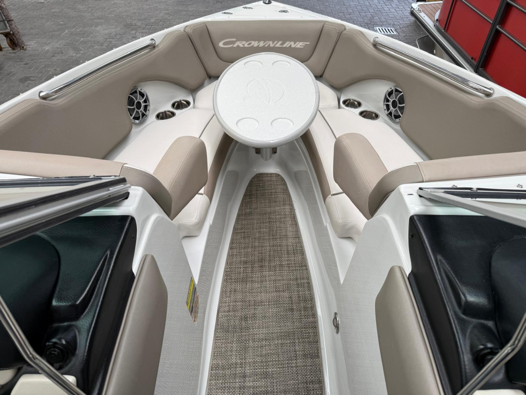 Crownline 225 SS — foto 11 van 39
