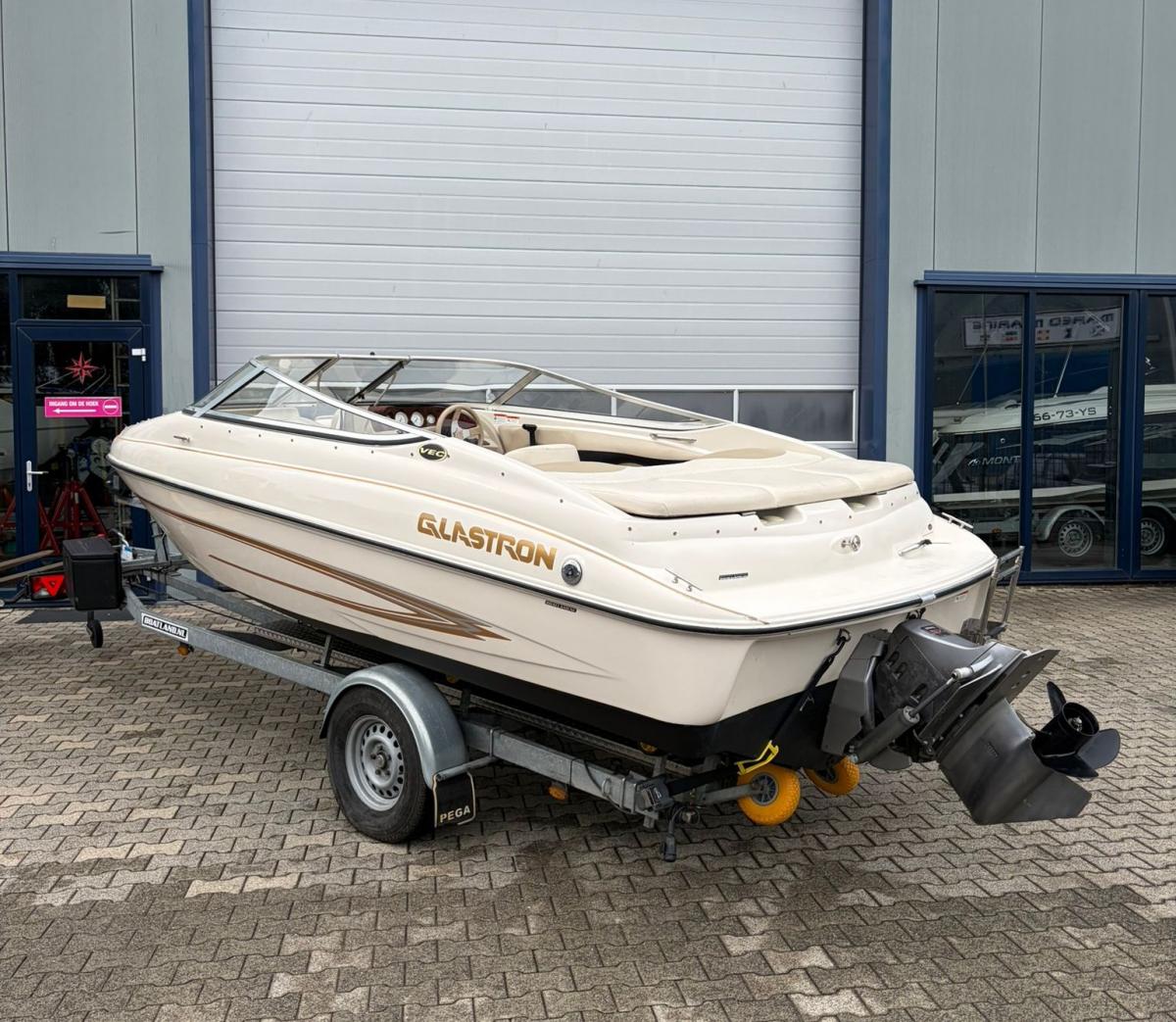 Glastron GX185 Bowrider — foto 2 van 17