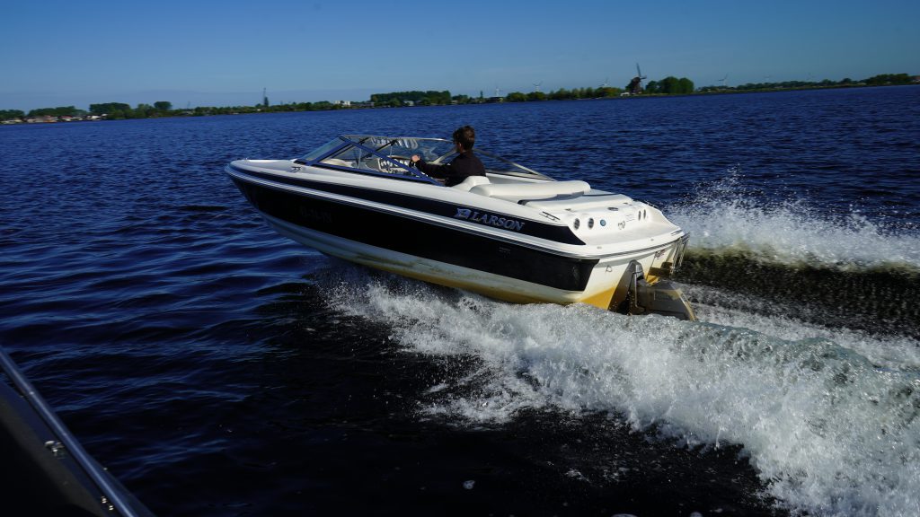 Larson 186 speedboot met Volvo Penta 135pk — foto 15 van 16