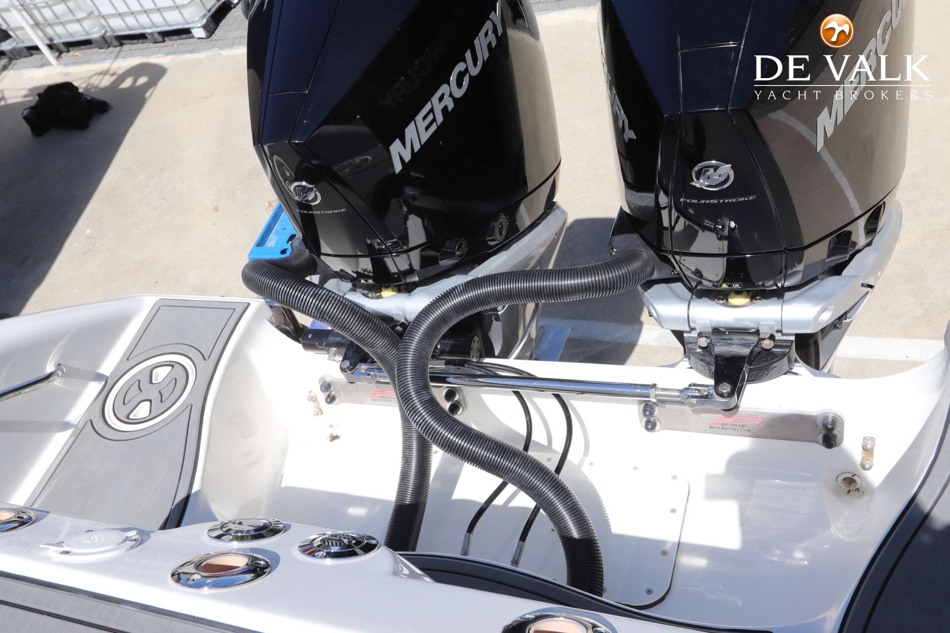 Boston Whaler 270 Outrage — foto 39 van 42