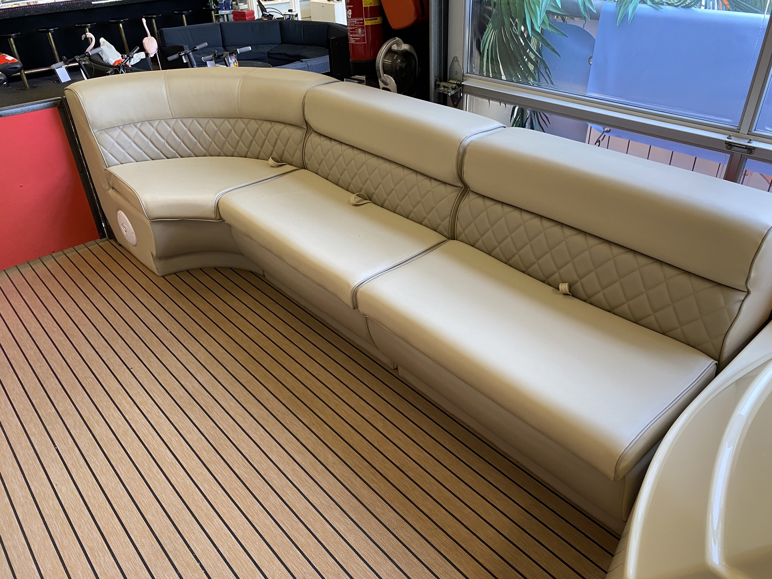 Pontoonboot 25FT 3-Tubes Red — foto 12 van 19