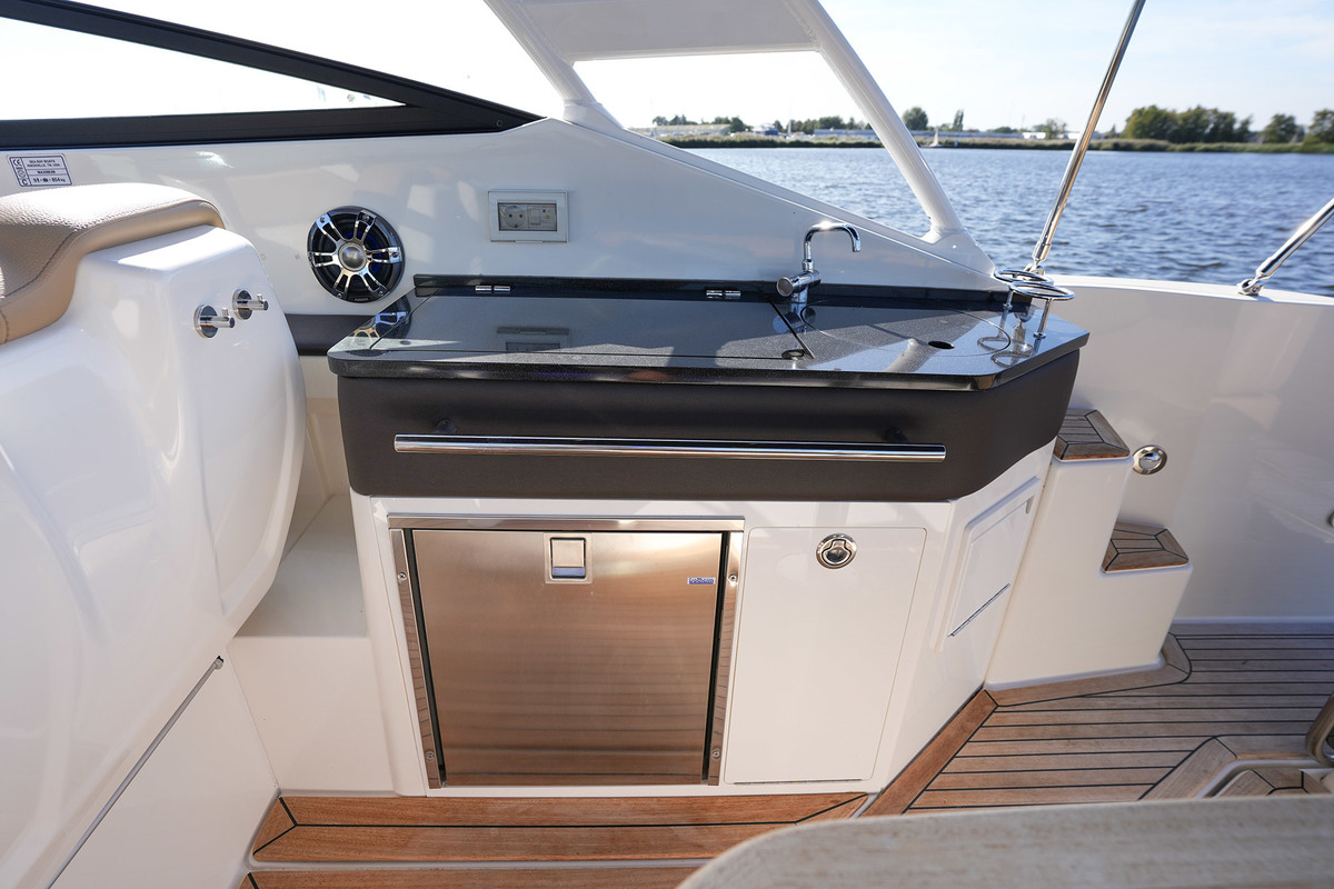Sea Ray Sundancer 290 — foto 27 van 76