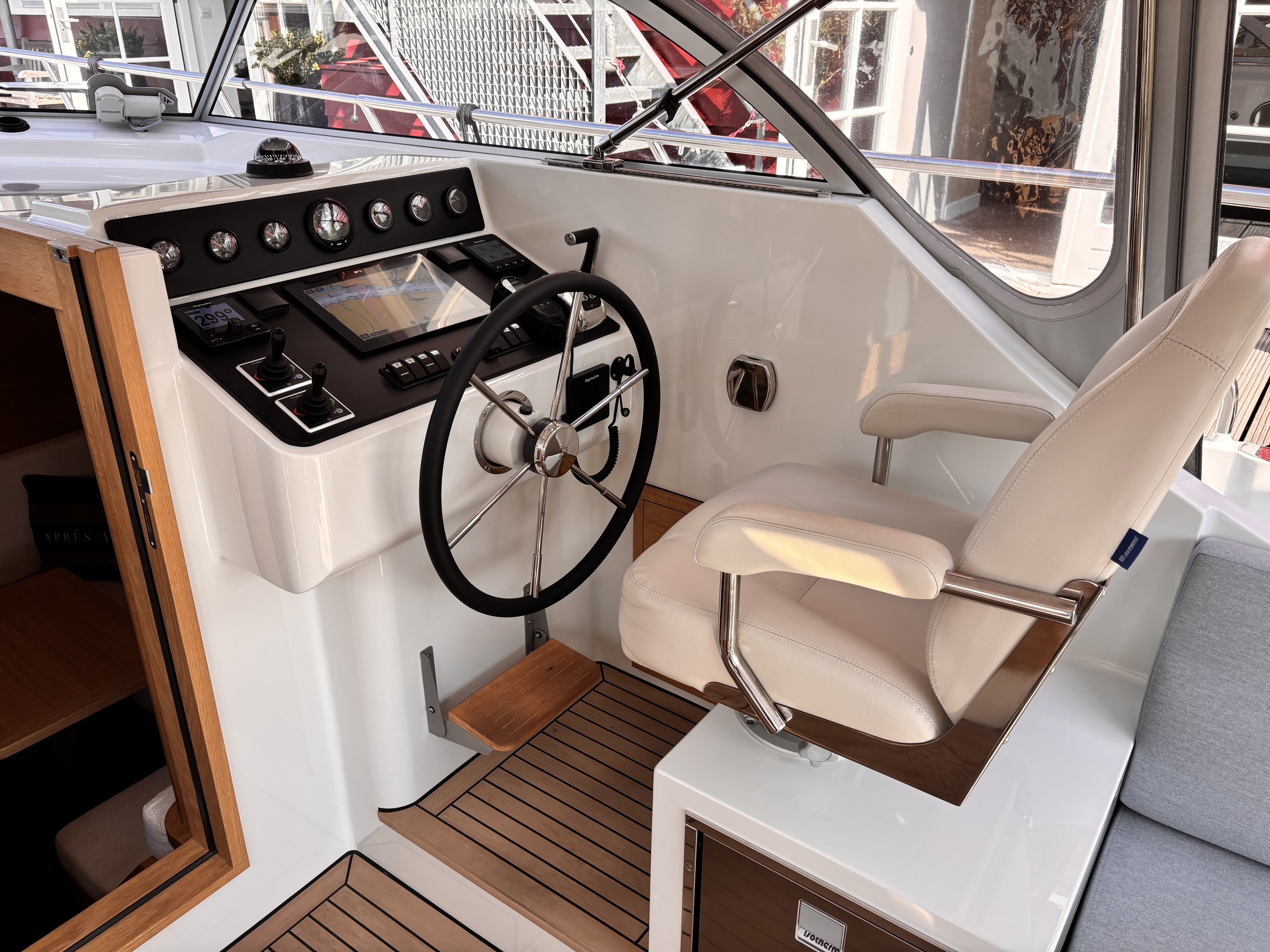 Vedette 37 Cabin Comfort Line — foto 12 van 24