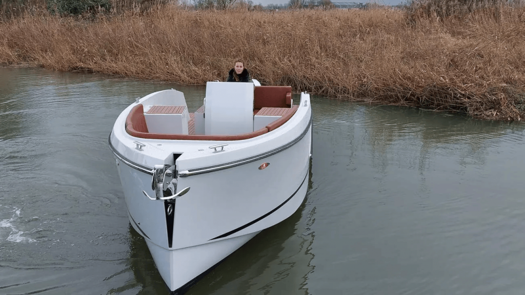 Maxima 680 Sport Lounge Tender — foto 2 van 14