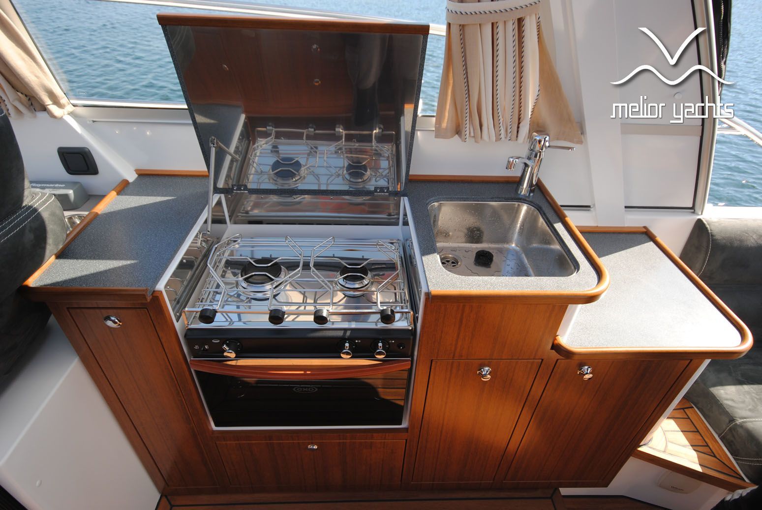 Saga 330 SunTop — foto 47 van 61