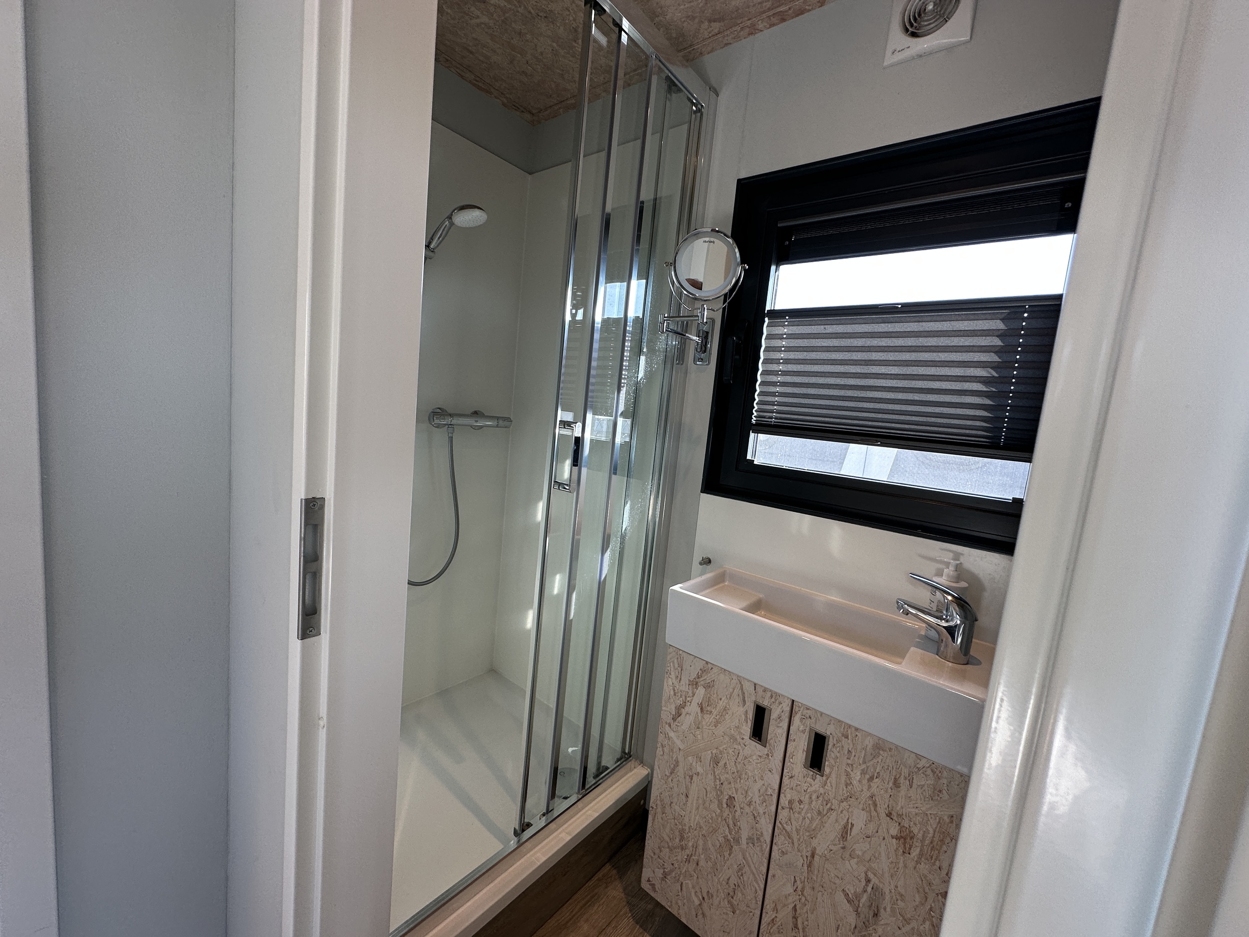 Gielissen Marin Home 32 Tiny Houseboat — foto 29 van 43