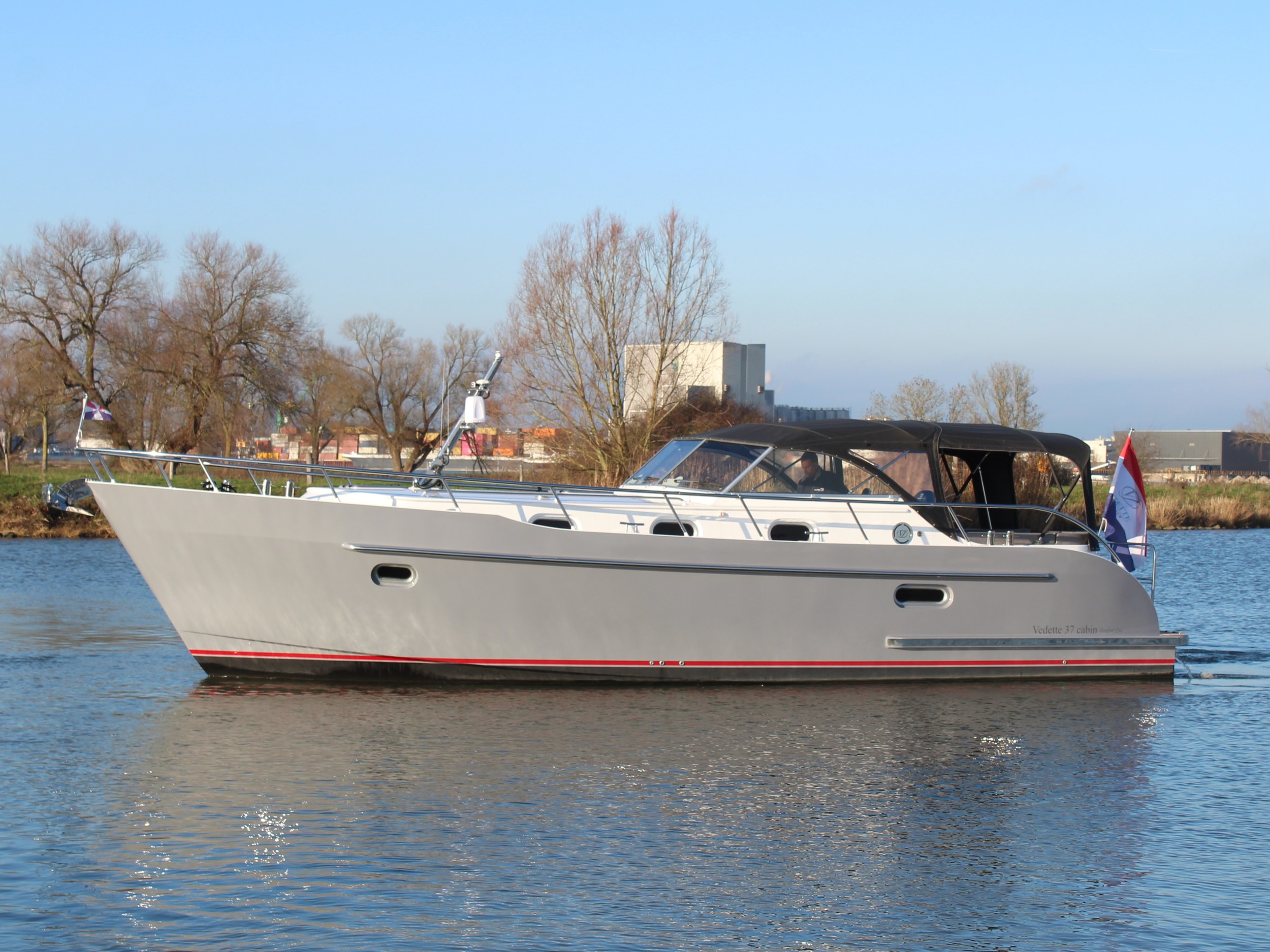 Vedette 37 Cabin Comfort Line — foto 1 van 28