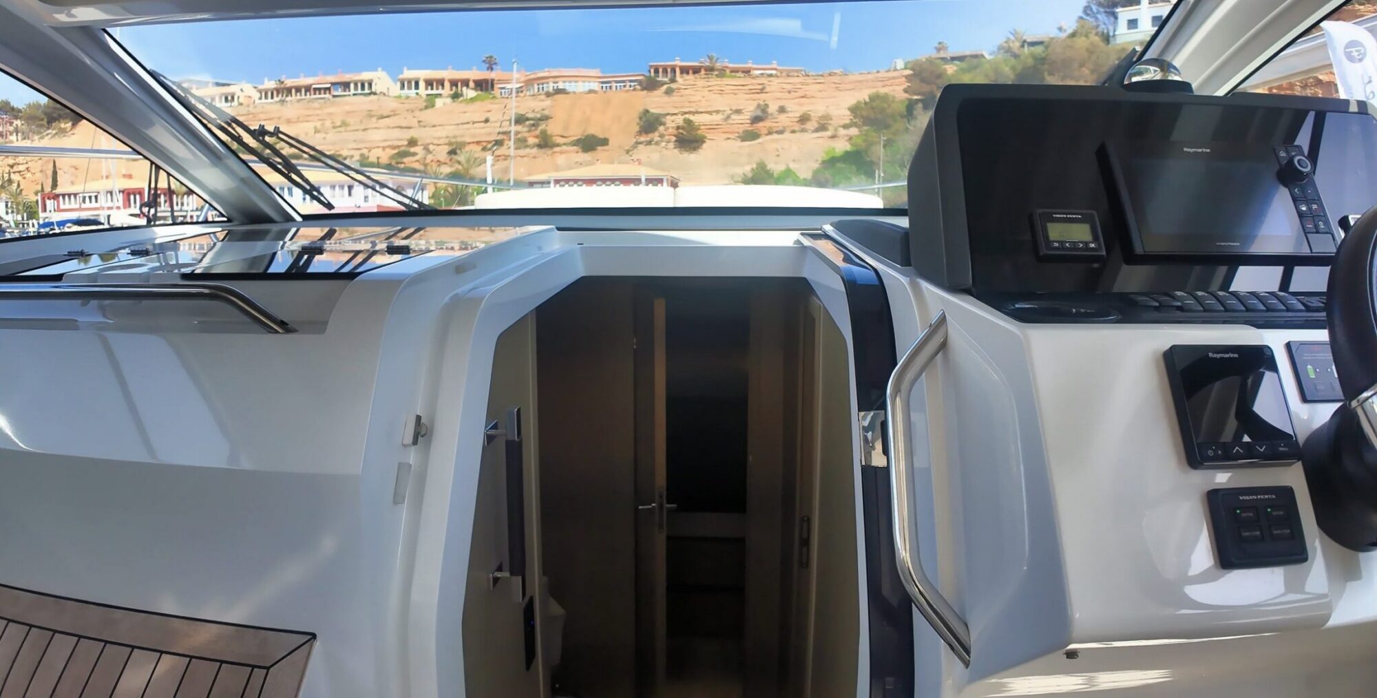 Sealine S335 — foto 8 van 28