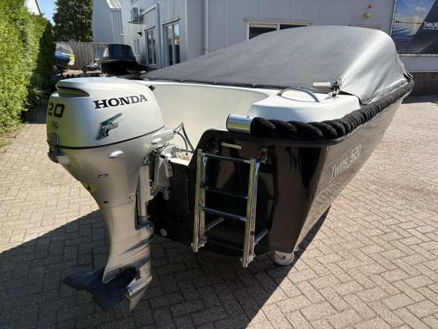 VAARKLAAR!! Twins 520 met Honda 20 PK en  Dekzeil — foto 17 van 18