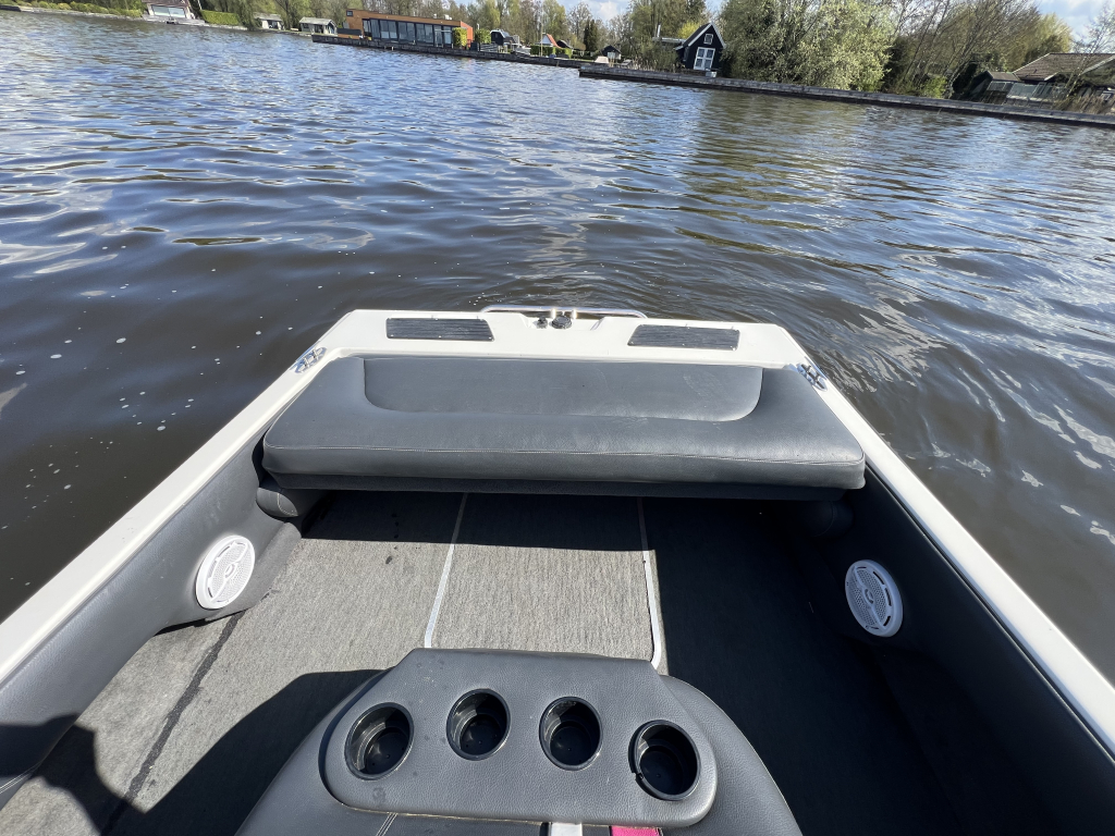 Malibu Euro F3 waterski boot v8 LPG/Benzine  — foto 9 van 22