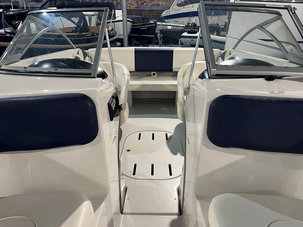 Fourwins 180LE met Mercruiser 3.0L 135PK uit 2010! — foto 11 van 13