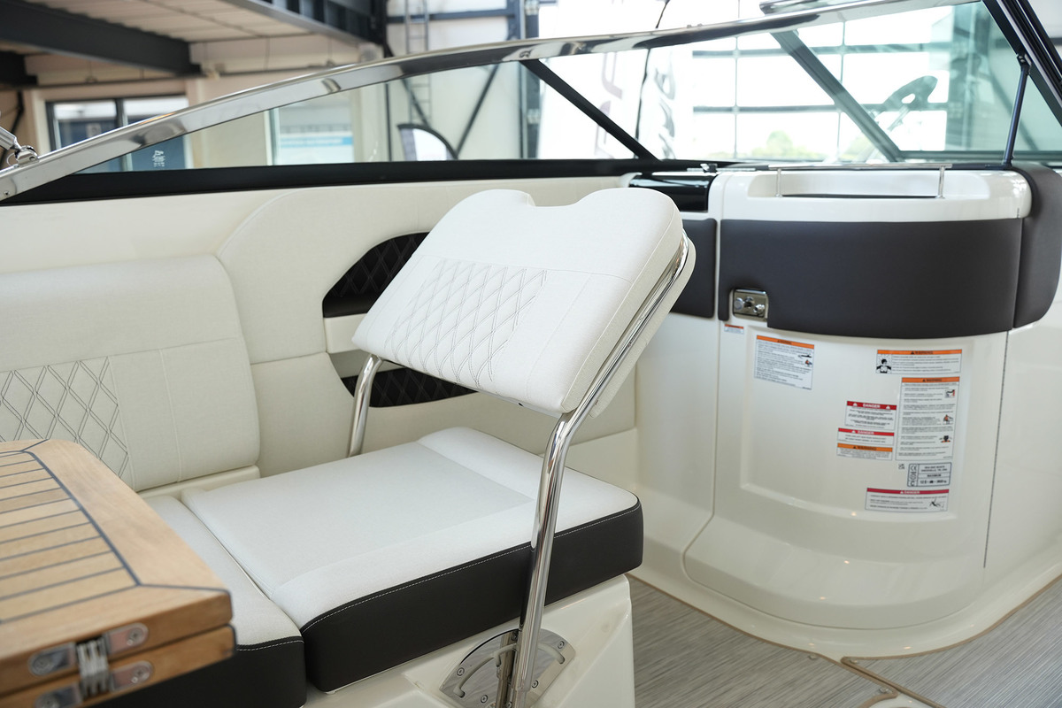 Sea Ray SLX 250 — foto 24 van 57