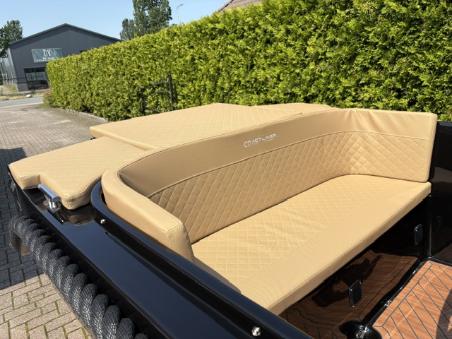 Extra luxe Coastliner 545 met Tohatsu 20 PK en buiskap — foto 8 van 18