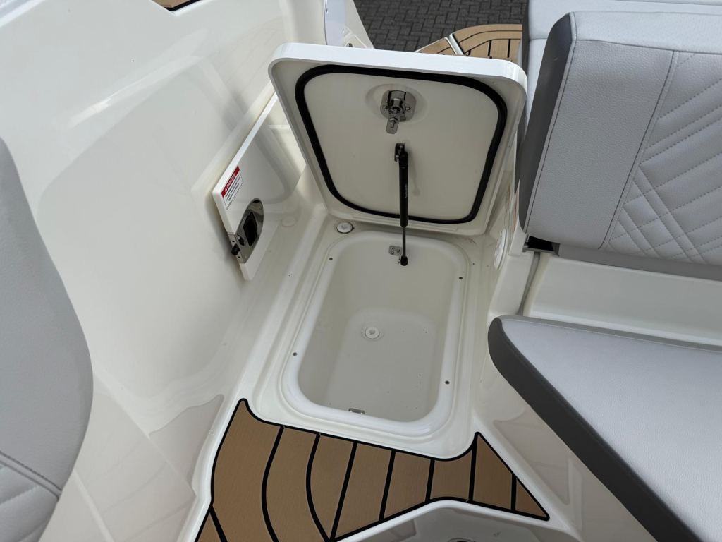 Sea Ray SDX 230 — foto 32 van 46