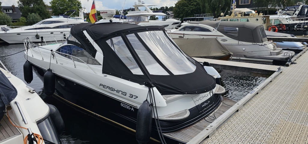 Pershing 37 — foto 3 van 42