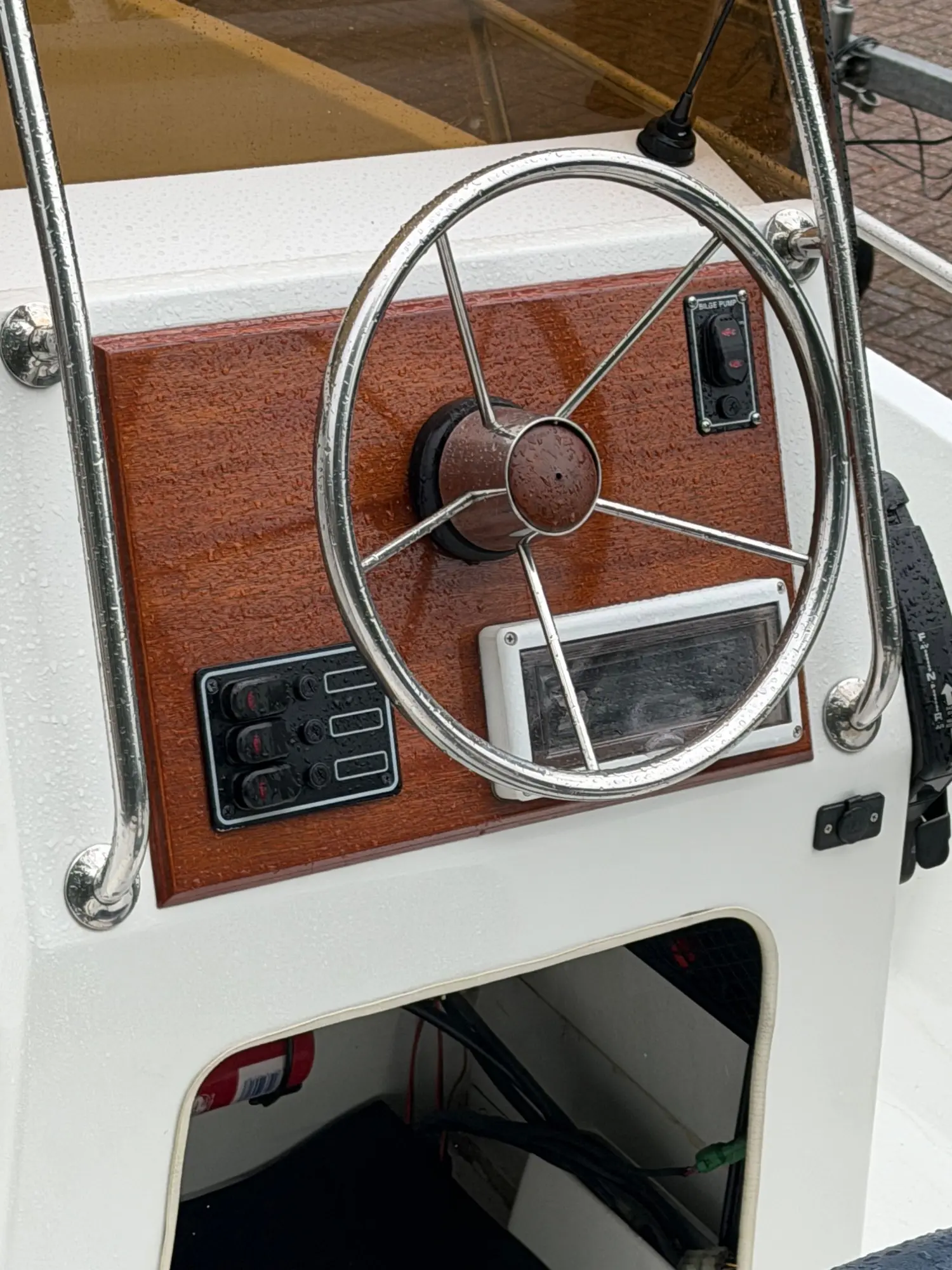 Elan 450 Inc Honda 40pk en trailer in nieuwstaat — foto 4 van 15