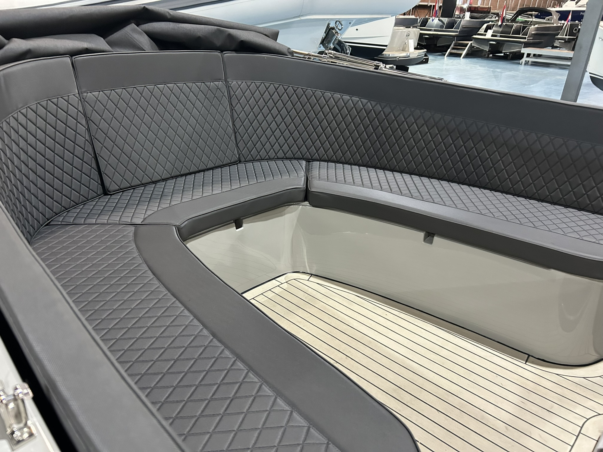 Antaris Sixty6 met Vetus 42 pk in RAL 7030 op voorraad! — foto 7 van 8