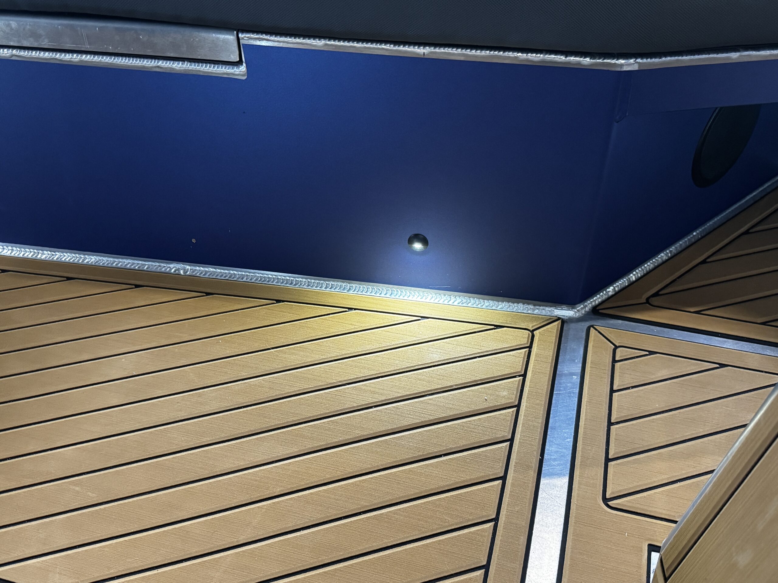 Qualia QT 22 Outboard — foto 8 van 28