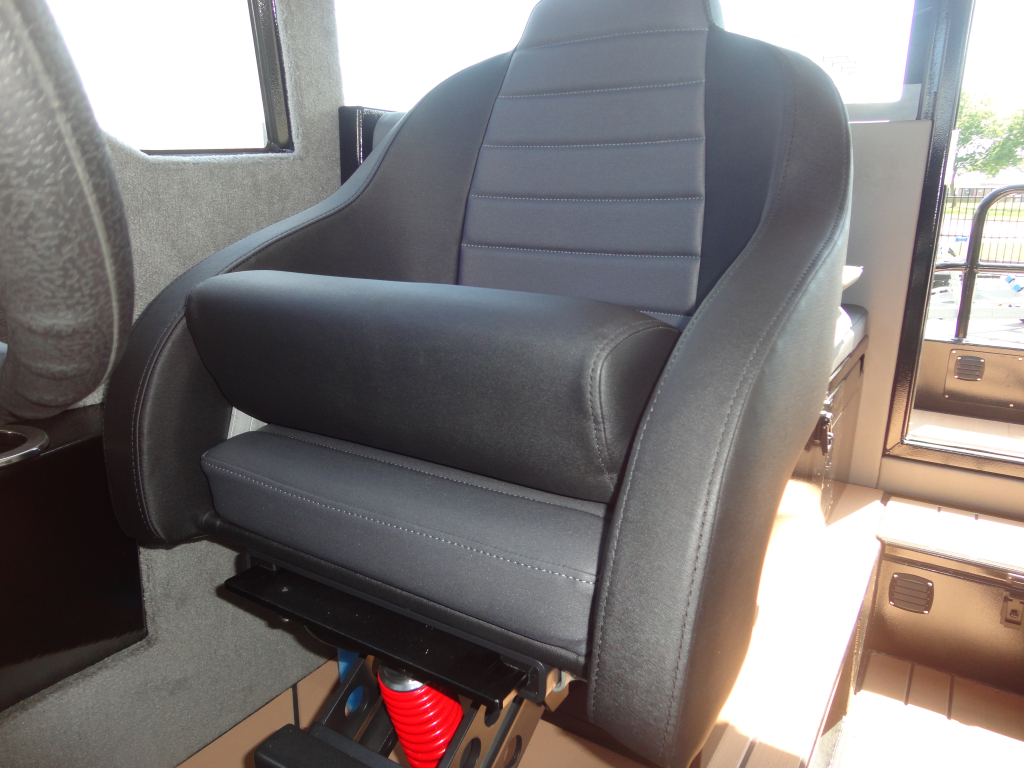 UMS 700 HT boat Cabin Cruiser NET BINNEN Full options  — foto 21 van 32