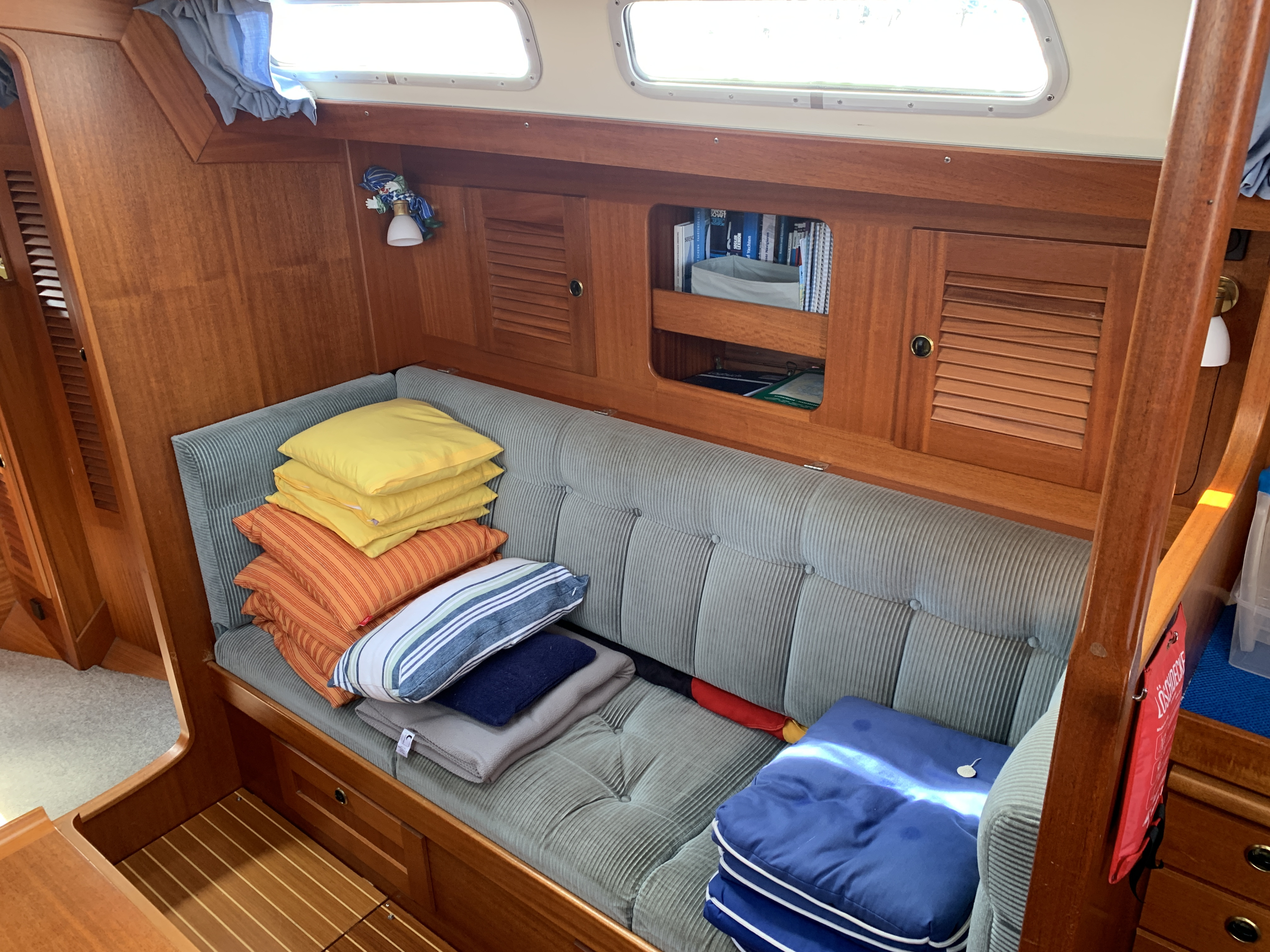 Hallberg-Rassy 42 — foto 34 van 77
