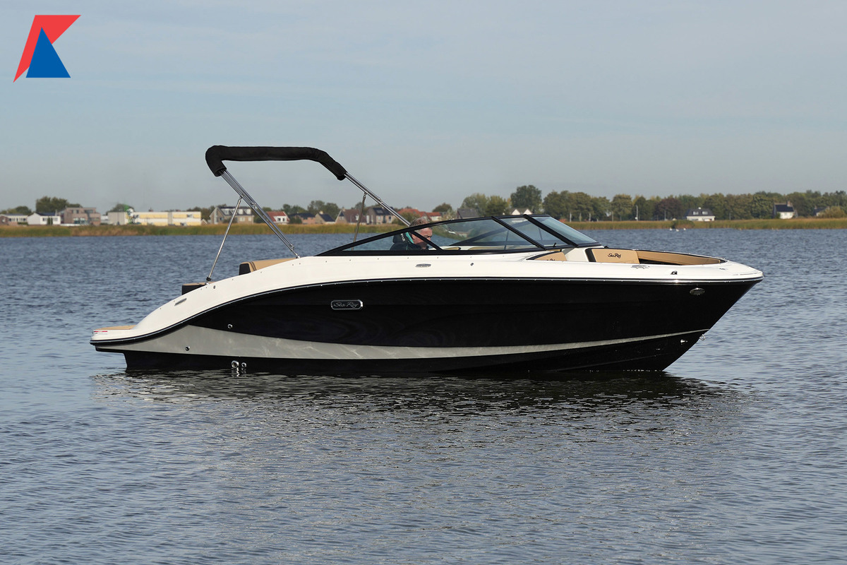 Sea Ray SPX 210 — foto 1 van 56